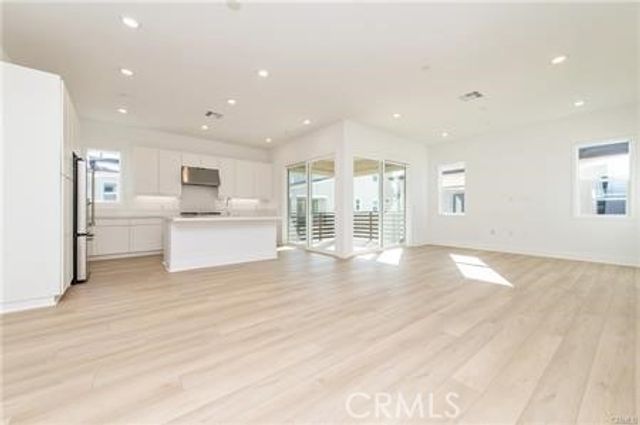 108 Tiffin, Irvine, CA 92618