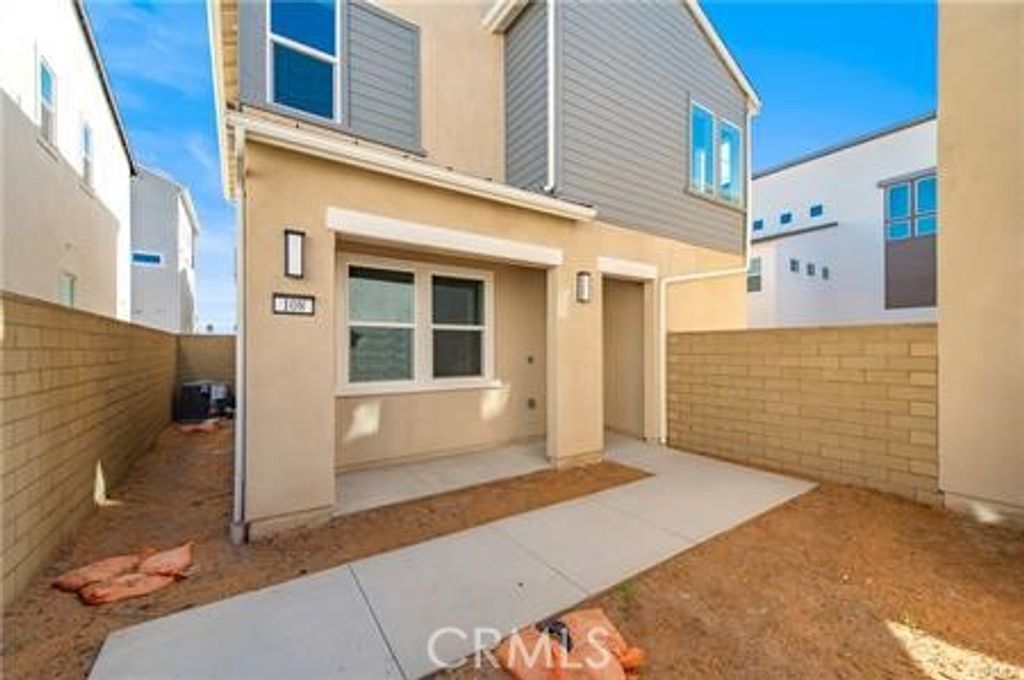 108 Tiffin, Irvine, CA 92618