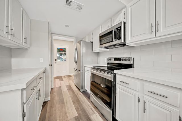 60 April Village, Conroe, TX 77356