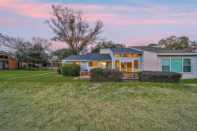60 April Village, Conroe, TX 77356