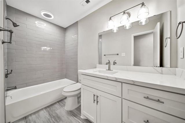 60 April Village, Conroe, TX 77356