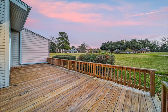 60 April Village, Conroe, TX 77356