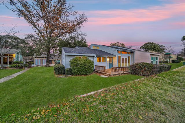 60 April Village, Conroe, TX 77356