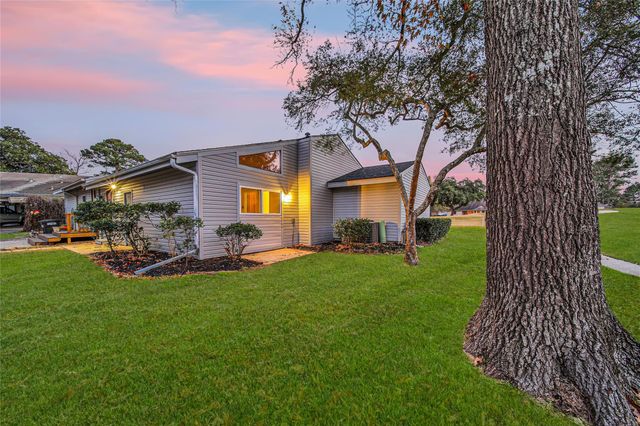 60 April Village, Conroe, TX 77356