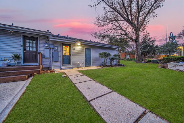 60 April Village, Conroe, TX 77356
