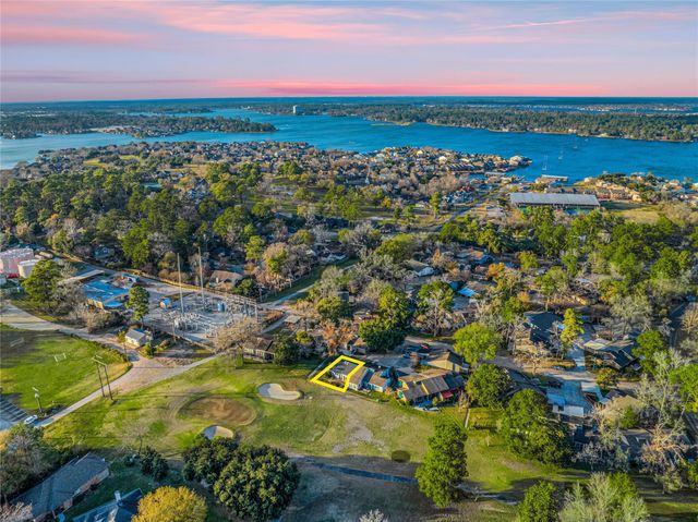 60 April Village, Conroe, TX 77356