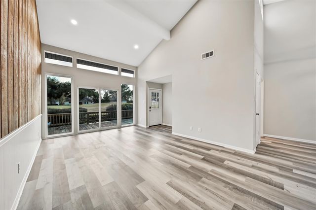 60 April Village, Conroe, TX 77356