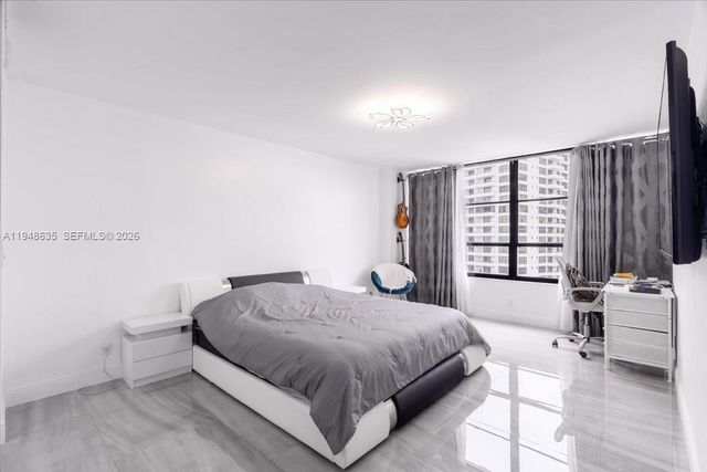 600 Three Islands Blvd 1413, Hallandale Beach, FL 33009