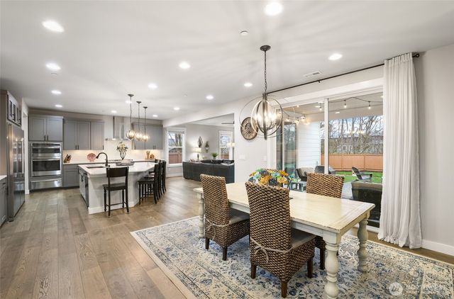 2403 12th Street Pl SW, Puyallup, WA 98373