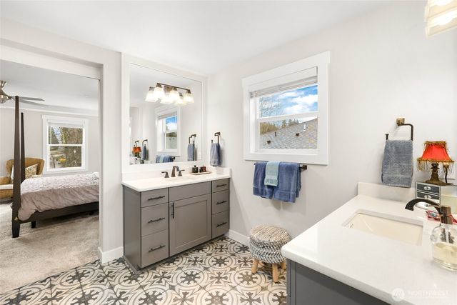 2403 12th Street Pl SW, Puyallup, WA 98373