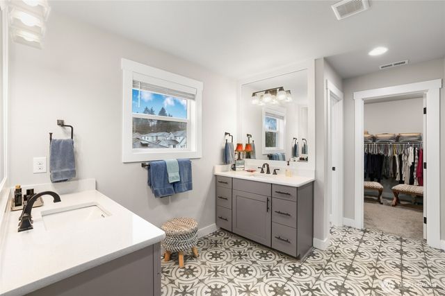 2403 12th Street Pl SW, Puyallup, WA 98373