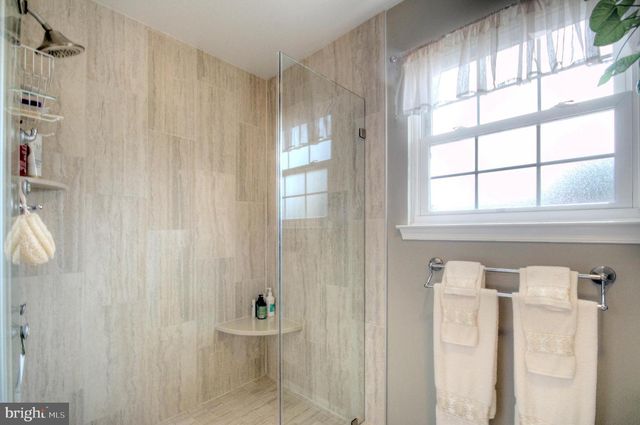 30 WOODDUCK DR, Mullica Hill, NJ 08062