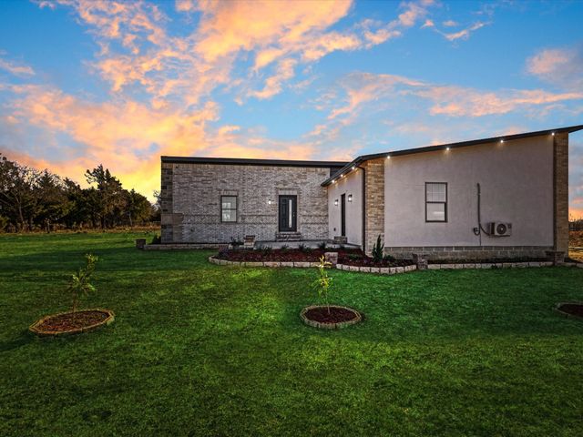 2761 Vz County Road 3417, Wills Point, TX 75169