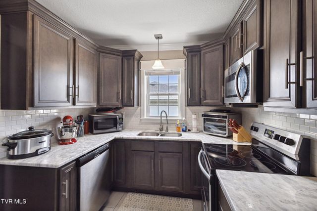 800 Oakdale Road, Kingsport, TN 37664