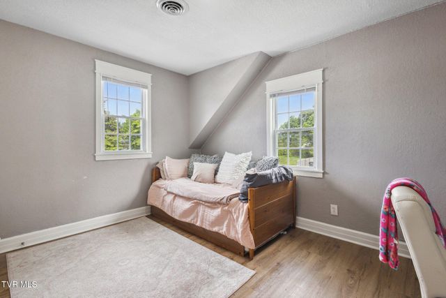 800 Oakdale Road, Kingsport, TN 37664