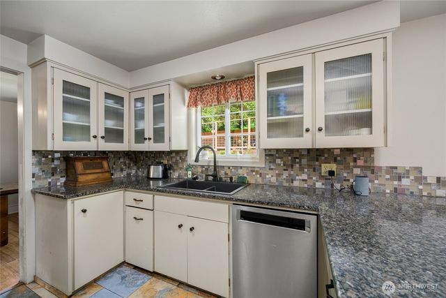 2114 S Cedar Hills Drive, Mount Vernon, WA 98274