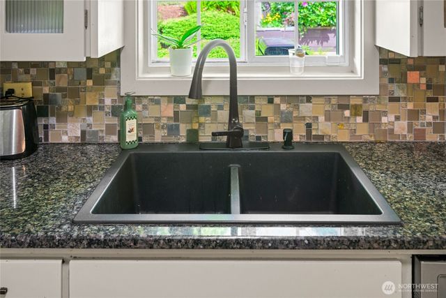 2114 S Cedar Hills Drive, Mount Vernon, WA 98274