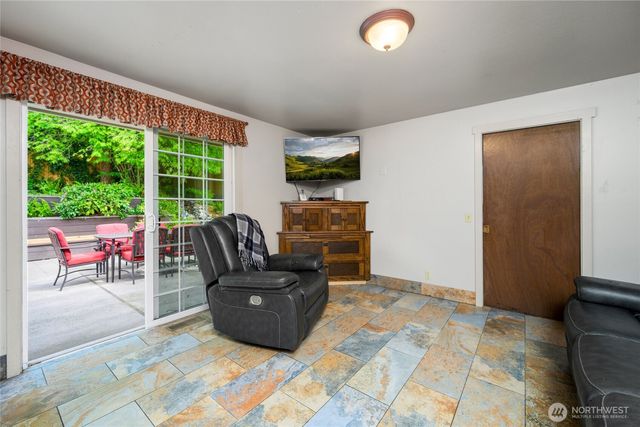 2114 S Cedar Hills Drive, Mount Vernon, WA 98274