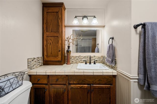 2114 S Cedar Hills Drive, Mount Vernon, WA 98274