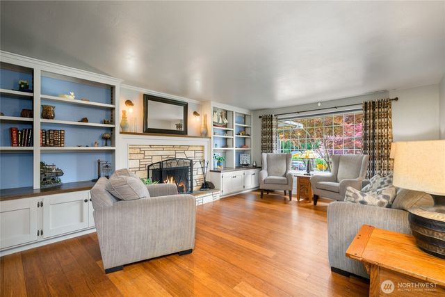2114 S Cedar Hills Drive, Mount Vernon, WA 98274