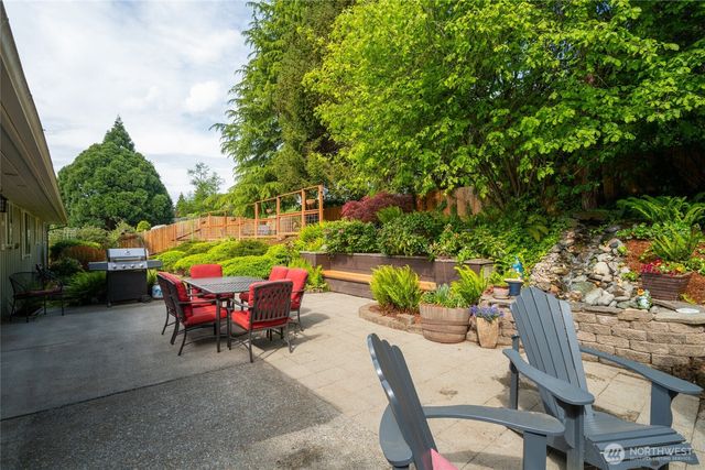 2114 S Cedar Hills Drive, Mount Vernon, WA 98274