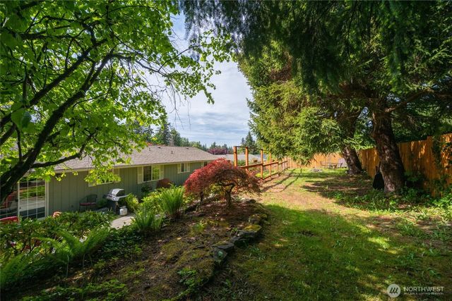 2114 S Cedar Hills Drive, Mount Vernon, WA 98274