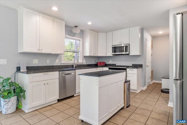 4209 HAWKINS LN, Barboursville, VA 22923