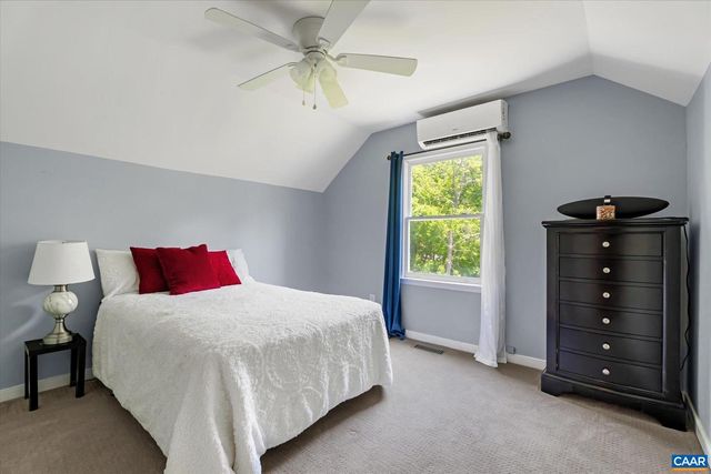 4209 HAWKINS LN, Barboursville, VA 22923