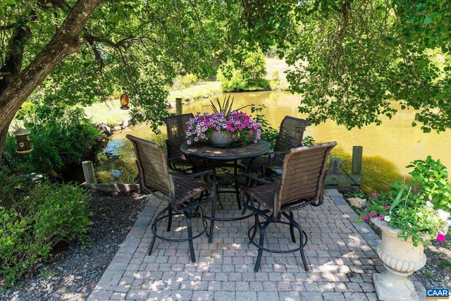 4209 HAWKINS LN, Barboursville, VA 22923