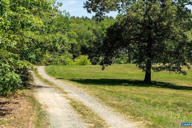 4209 HAWKINS LN, Barboursville, VA 22923