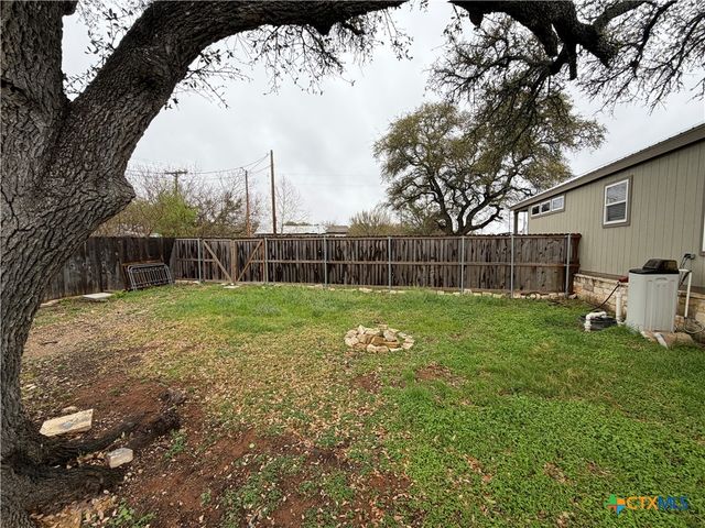 605 Central Boulevard, Bertram, TX 78605