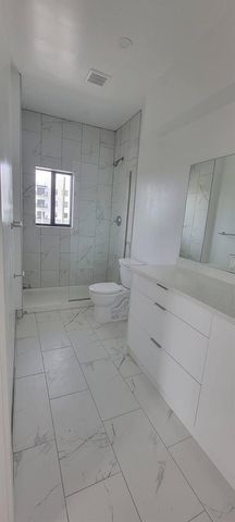3721 SW 12th Place 3, Fort Lauderdale, FL 33312