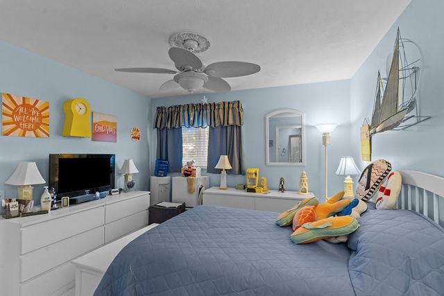 72 Hilltop Drive F, North Providence, RI 02904