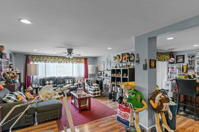 72 Hilltop Drive F, North Providence, RI 02904