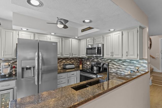 72 Hilltop Drive F, North Providence, RI 02904