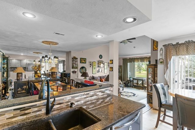 72 Hilltop Drive F, North Providence, RI 02904