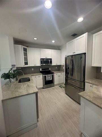 5402 Pointe Villa Dr B, Lighthouse Point, FL 33064