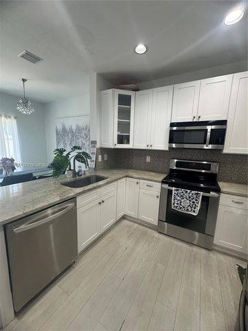 5402 Pointe Villa Dr B, Lighthouse Point, FL 33064