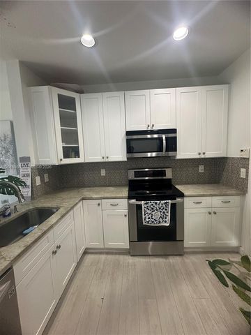 5402 Pointe Villa Dr B, Lighthouse Point, FL 33064