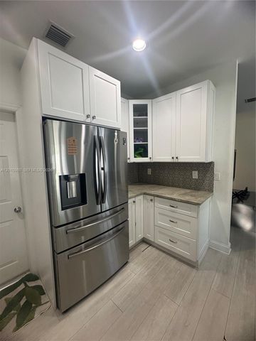 5402 Pointe Villa Dr B, Lighthouse Point, FL 33064
