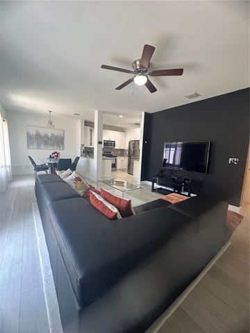 5402 Pointe Villa Dr B, Lighthouse Point, FL 33064