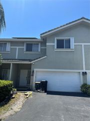5402 Pointe Villa Dr B, Lighthouse Point, FL 33064