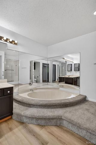 1440 Heritage Landing 201, St Charles, MO 63303