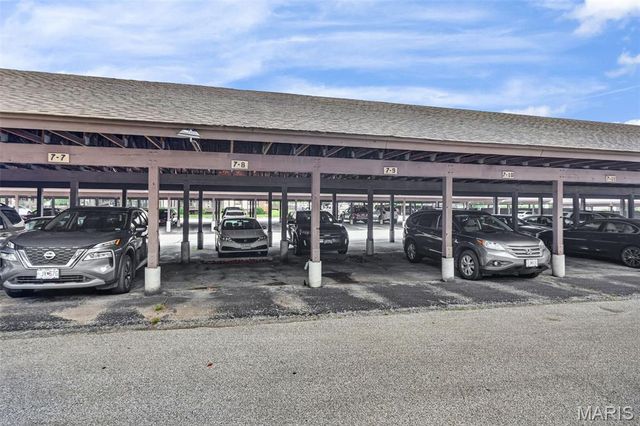 1440 Heritage Landing 201, St Charles, MO 63303