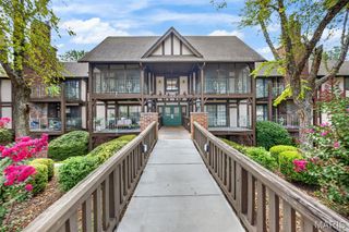 1440 Heritage Landing 201, St Charles, MO 63303