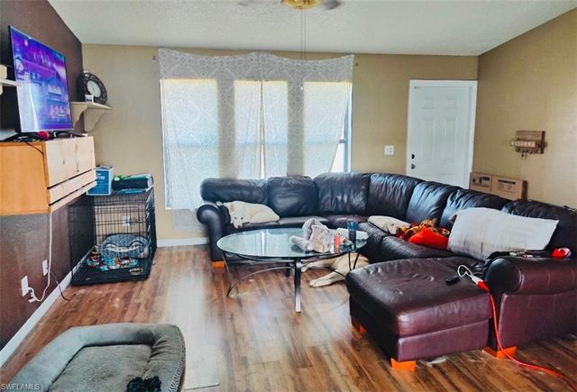 3609 SW 6th PL, Cape Coral, FL 33914
