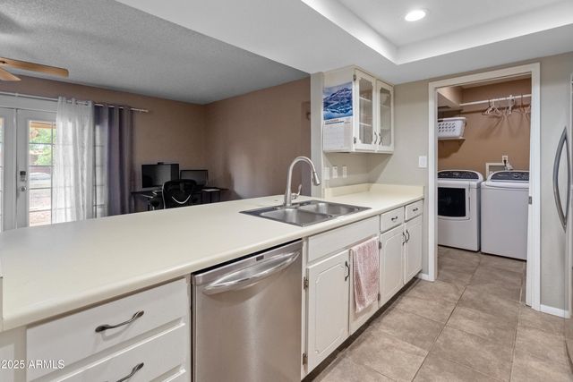 3158 W CELICA Circle W, Phoenix, AZ 85053