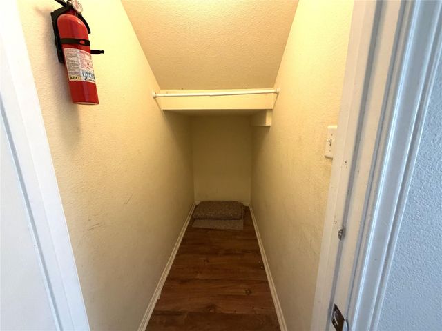 1512 S Medina ST, Lockhart, TX 78644