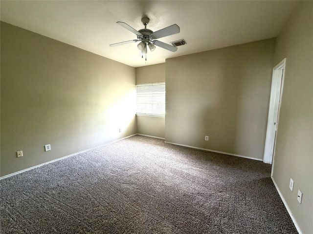 1512 S Medina ST, Lockhart, TX 78644