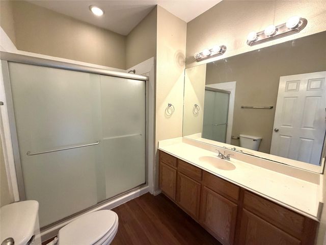 1512 S Medina ST, Lockhart, TX 78644